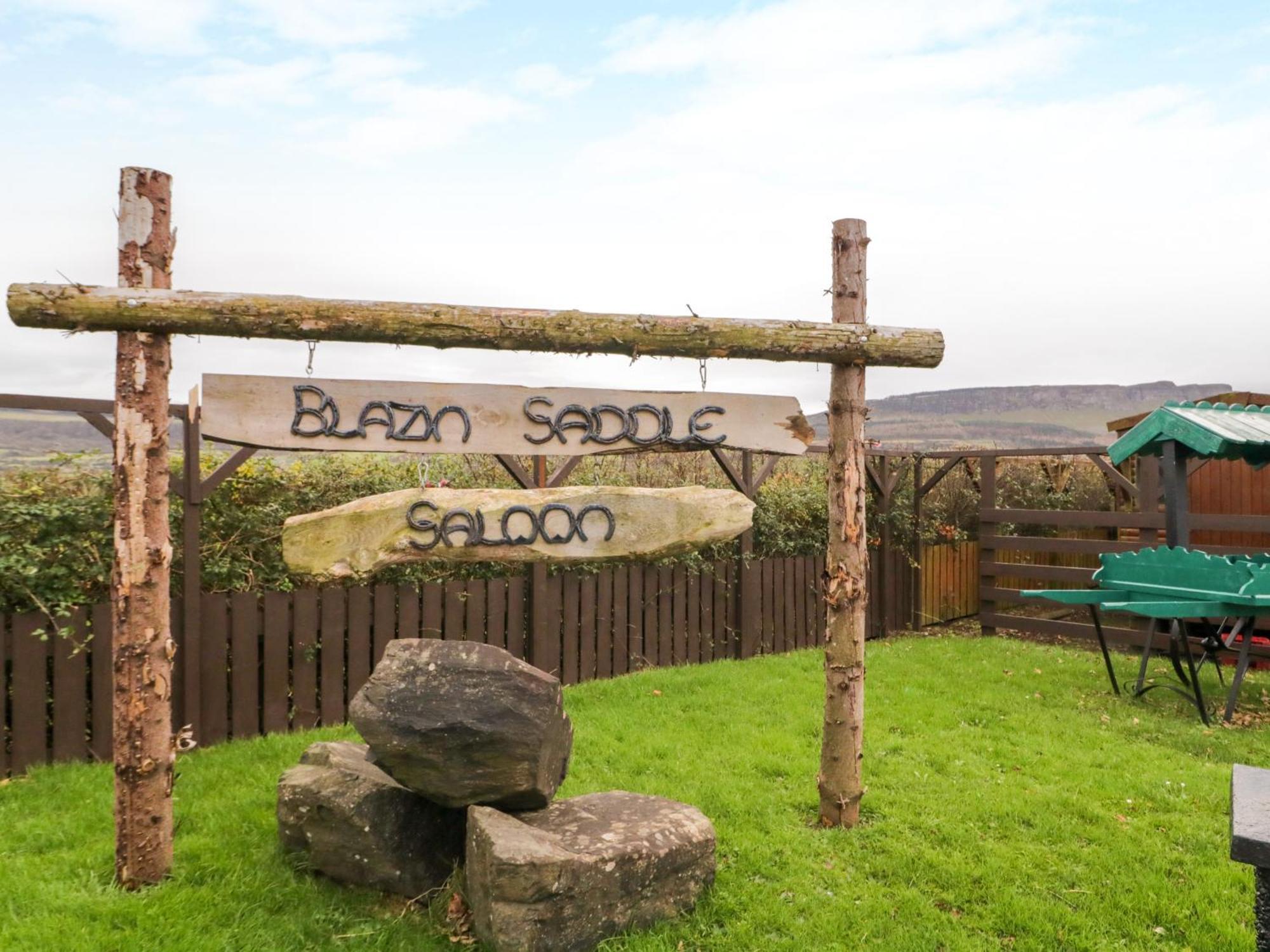 Apache Falls Lodge Limavady Exterior foto